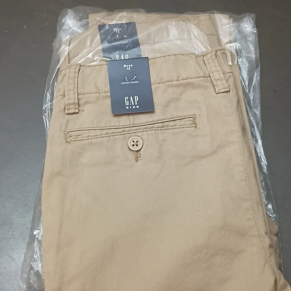 GAP 2 Pair of Boy's Straight-Fit Stretch Khaki Uniform Pants